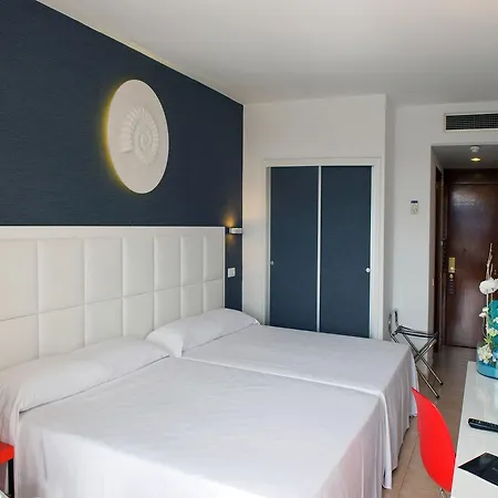 מלון Evenia Olympic Garden 4*