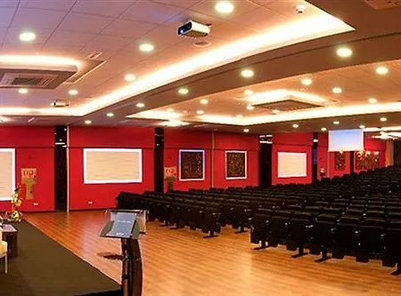 מלון Evenia Olympic Garden 4*